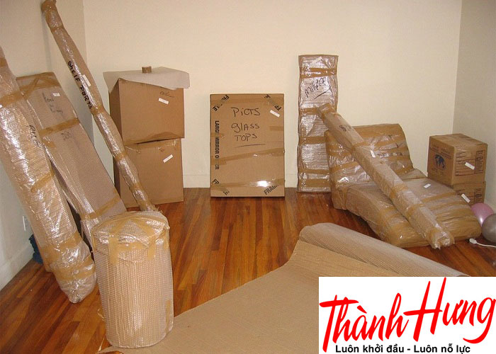 Dùng dịch vụ vận chuyển trọn gói hỗ trợ đóng gói hàng