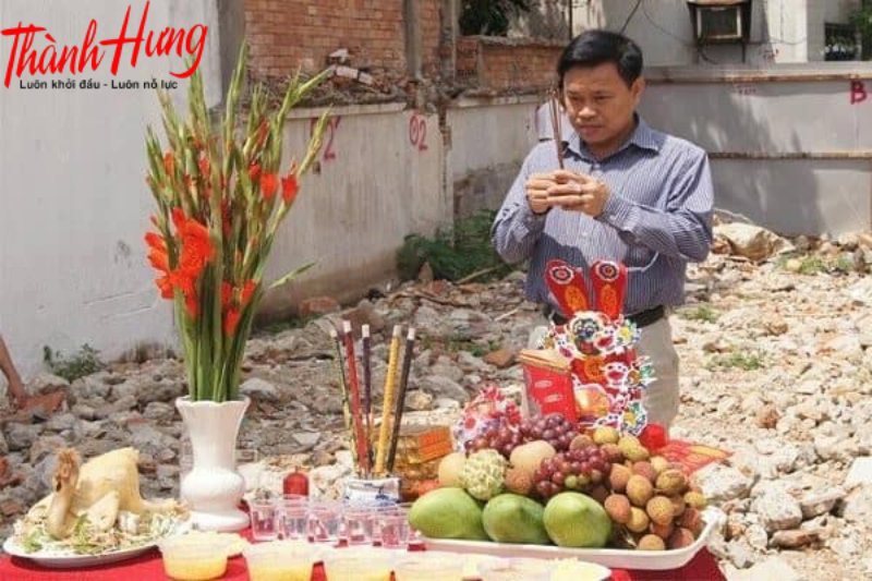 Cúng động thổ là một nghi lễ tâm linh được thực hiện trước khi khởi công xây dựng.