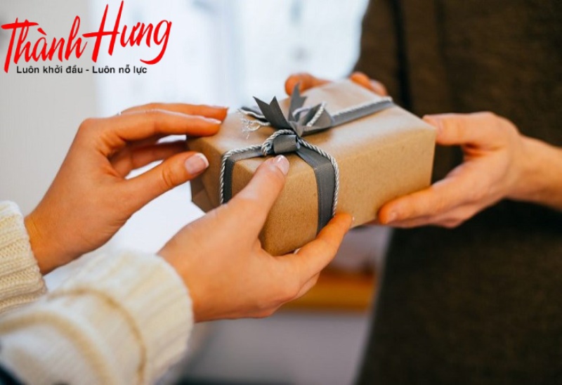 Những món quà thủ công, tự làm sẽ mang đến sự độc đáo và cá nhân hóa cho món quà tặng tân gia.
