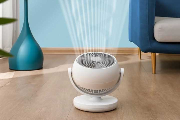 Bật quạt để tăng lưu thông không khí